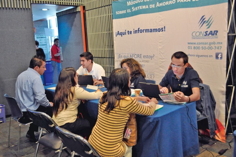 Planeación. De acuerdo con la Consar, es necesario seguir difundiendo las ventajas del ahorro voluntario por parte de los trabajadores con Afore. Foto: ARCHIVO EL UNIVERSAL