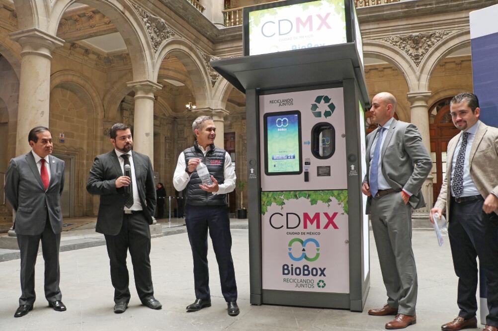 Las Biobox tienen capacidad para procesar 400 botellas de PET o latas (ESPECIAL)