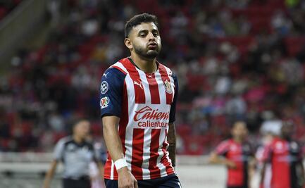 Alexis Vega abandona el entrenamiento de Chivas