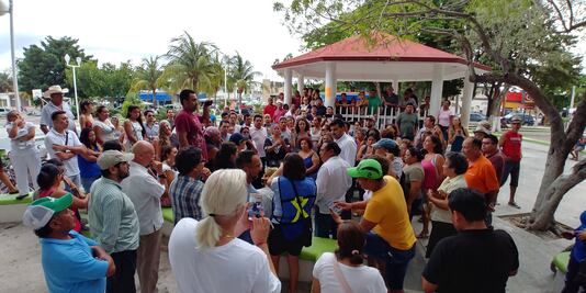 Causa incendio problemas respiratorios a habitantes de Puerto Morelos