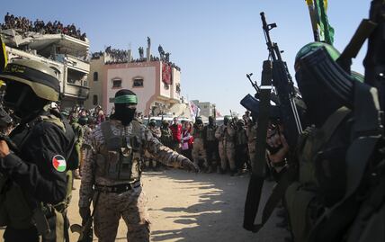 Israel liberará a 90 presos palestinos el sábado; Hamas da a conocer identidad de los 3 rehenes hombres que entregará