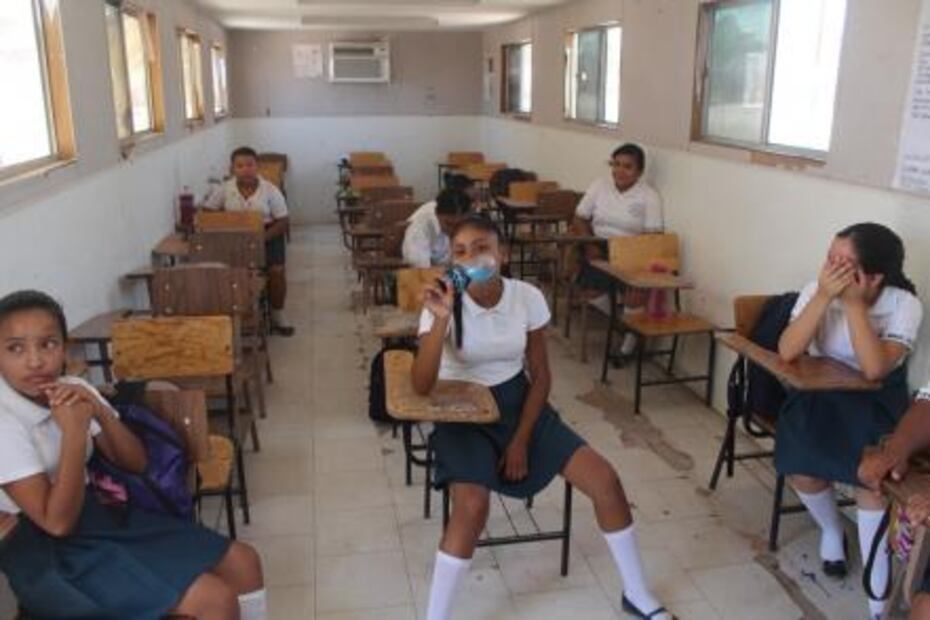 “Sudamos mucho y huele feo", así estudian a 40 grados en Torreón