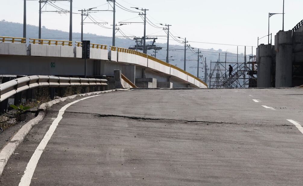 Cierre vial en Puente de La Concordia complica tránsito por obras del Trolebús Santa Martha-Chalco. Foto: Berenice Fregoso