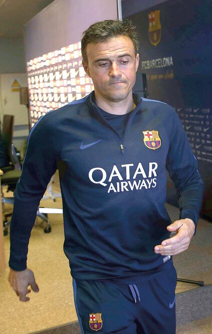 Luis Enrique y los culés reciben hoy al Atlético de Madrid (TONI ALBIR. EFE)