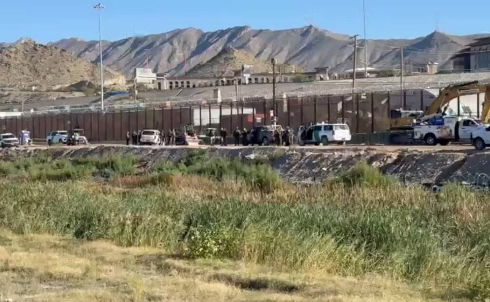 En el bordo del río Bravo de lado americano se implementó un operativo por parte de los agentes de la Patrulla Fronteriza.
Foto: Especial.