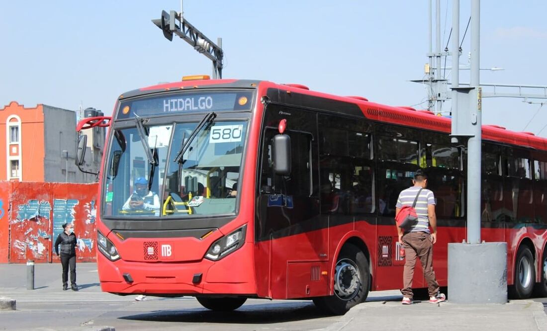 Línea 4 del Metrobús, dirección Hidalgo. Foto: Samyra Sosa. EL UNIVERSAL