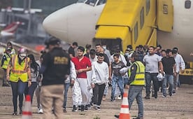 Cobrar multas a deportados, otra presión