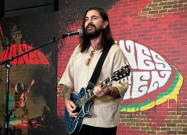 Juanes entrega beca de 200 mil dólares a músico puertorriqueño