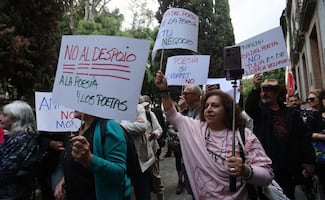 Llaman a segunda protesta en Casa del Poeta; habrá maratón de lectura de López Velarde