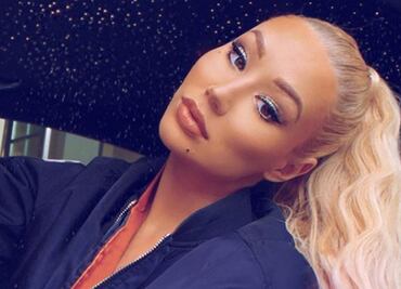 Critican a Iggy Azalea por no ayudar a bailarina que se convulsiona en show