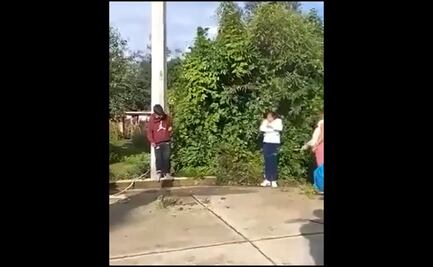 VIDEO: Pobladores atrapan y golpean a presuntos ladrones en Hueyapan, Puebla