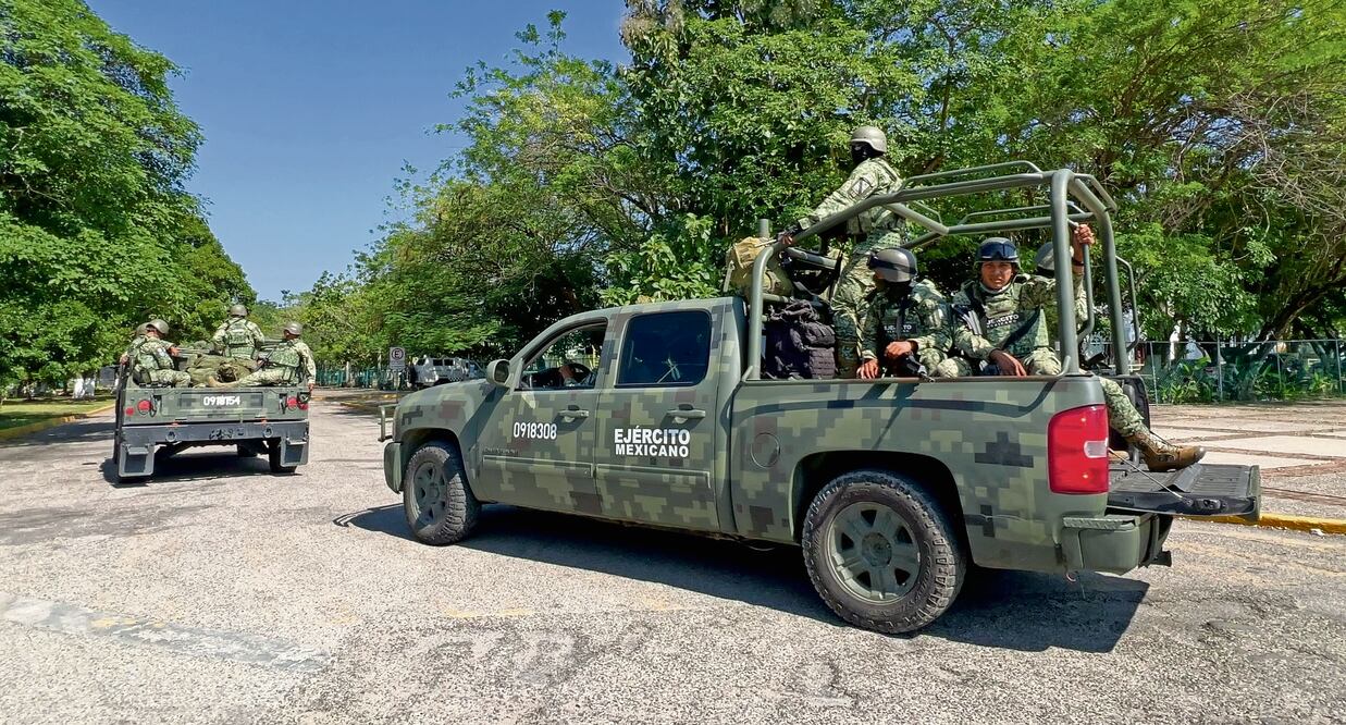 Villahermosa, Tab.— El gobernador Carlos Manuel Merino Campos anunció que el gobierno federal reforzó la seguridad en el estado con 2 mil 500 elementos de la Guardia Nacional, Ejército y Fuerza Aérea. Foto: Luma López | El Universal