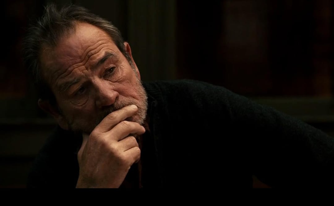 El actor Tommy Lee Jones tiene dos hijos, ambos los tuvo con su segunda esposa, Kimberlea Cloughley.