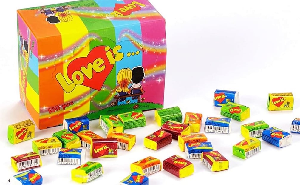 Chicles Love Is, con mensajes románticos dentro de cada empaque y caricaturas de mini-Kim y mini-Roberto. Foto: ESPECIAL/Tomada de Amazon.