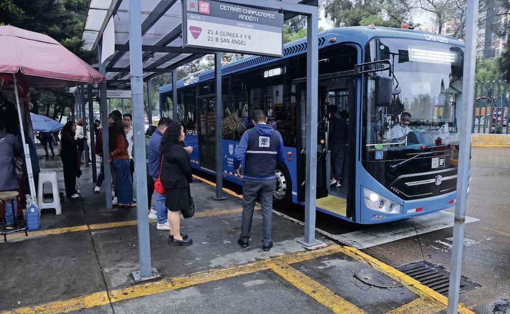 Usuarios la ruta 0 del Trolebús tienen dificultades para ubicar unidades. Foto: Especial