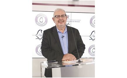 Rascón defiende propuestas ; académicos lo respaldan