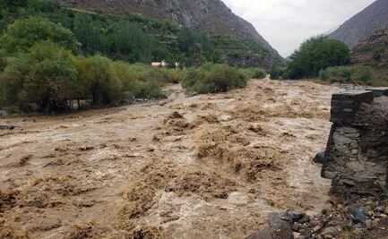 Al menos un tercio de Pakistán está inundado; suman mil 130 muertos