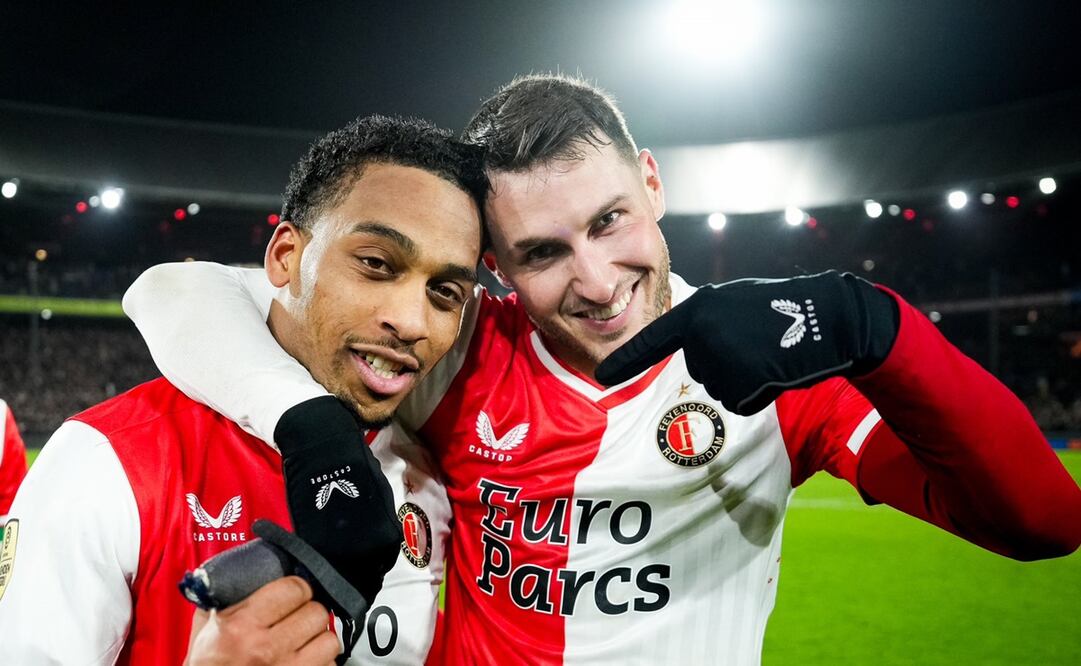 Santi Giménez quedó impresionado al ver a un compañero en las regaderas