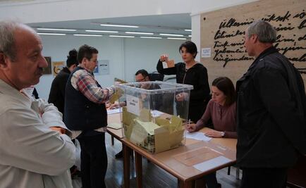 "Sí" encabeza resultados parciales de referendo en Turquía