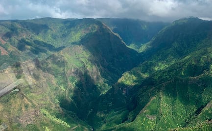 Choque de helicóptero deja 3 muertos en isla de Hawái; aeronave hacía un recorrido turístico