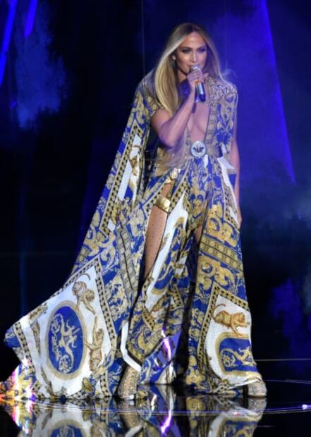 Jennifer López es la mejor vestida de los VMAS 2018 y te decimos por qué