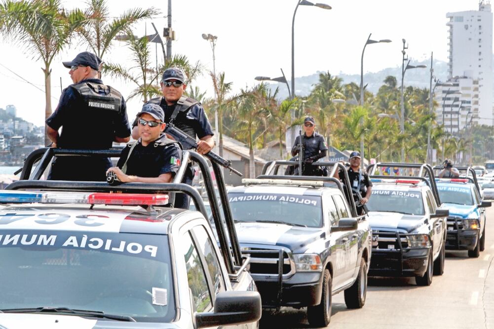 Inspección. La fiscalía realiza una investigación a policías municipales de Acapulco tras el aumento de violencia en el puerto. Foto: ARCHIVO EL UNIVERSAL