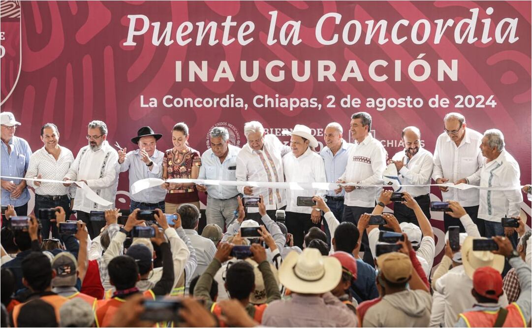 López Obrador, Claudia Sheinbaum y Rutilio Escandón inauguraron el puente de La Concordia, obra que pasa por encima de la presa de la Angostura en Chiapas. Foto: Gabriel Pano/EL UNIVERSAL