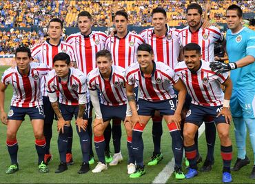 El futbol mexicano quiere aprovecharse de Chivas