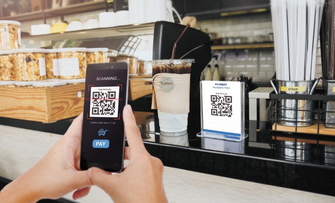 Uno de los retos para los comercios será aceptar códigos QR, con los que se busca que la población pague consumo diarios hasta por 8 mil pesos. Foto/ARCHIVO ELUNIVERSAL