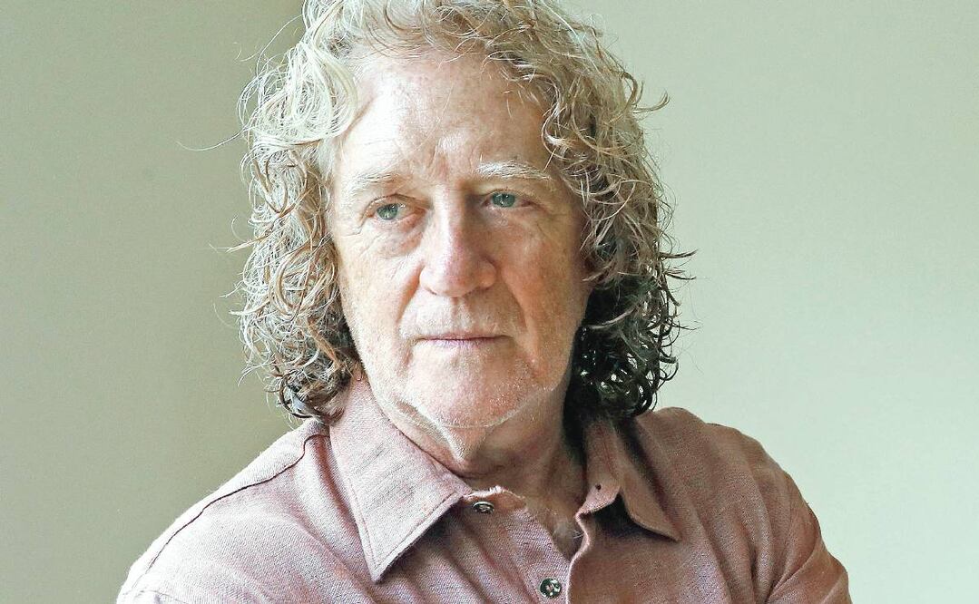 Antes del gran boom mexicano en el orbe, hubo un puñado de mexicanos que buscaron oportunidades laborales en EU y consiguieron abrir brecha.

Luis Mandoki. A finales de los 80 logró filmar Gaby, una historia verdadera con Liv Ullmann (Sonata de otoño) y luego los estudios Universal le contratan para dirigir, entre otras, Cuando un hombre ama a una mujer, Mirada de angel y Mensaje en una botella, con Andy García, Jennifer Lopez y Kevin Costner, respectivamente.