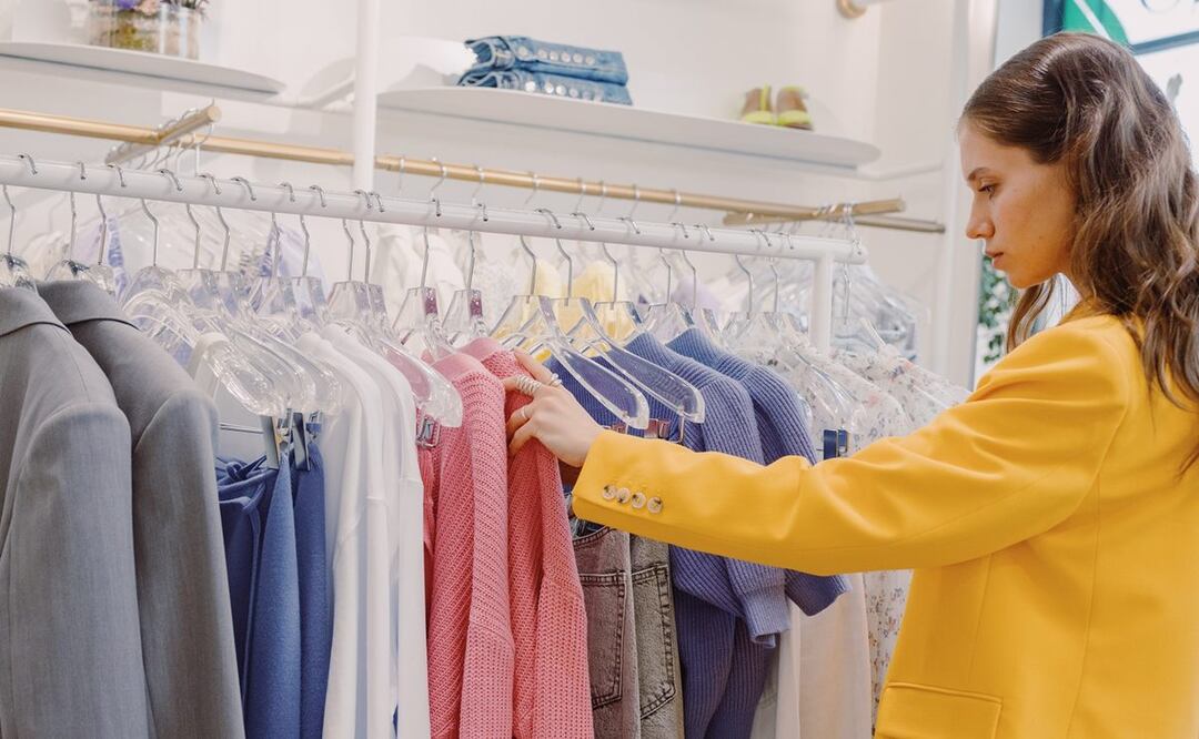 Algunos tips de estilo pueden ayudar a disimular las caderas anchas / Foto: Pexels