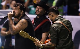 Grupo Frontera apoya al Tri en el medio tiempo del México vs Ghana; se presentaron ante 41 mil personas 