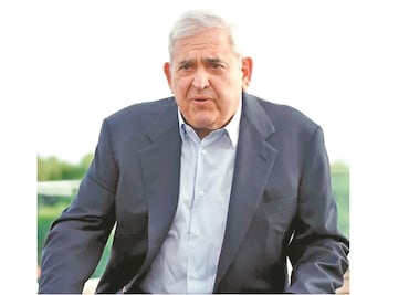 Alonso Ancira se entrega a autoridades