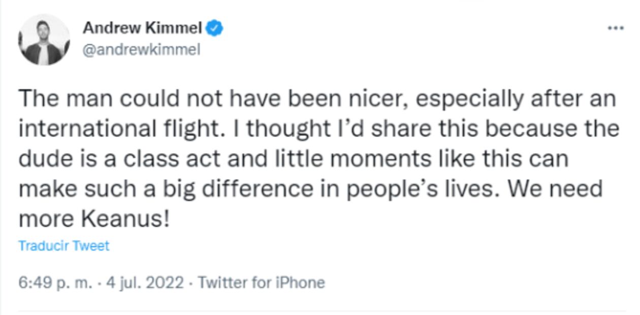 Keanu Reeves hizo un "pequeño amigo" durante un vuelo y la escena fue absolutamente tierna