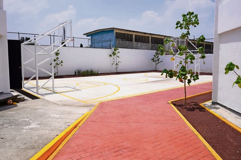 El albergue tiene dormitorios, comedor, cocina, sanitarios, cancha multiusos y ludoteca para niños. Foto: Especial