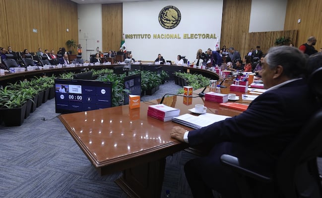 INE alista aprobación de lineamientos para regular "campañas adelantadas"; busca garantizar "piso parejo"