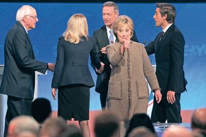 Precandidatos acusan al Partido Demócrata de favorecer a Clinton