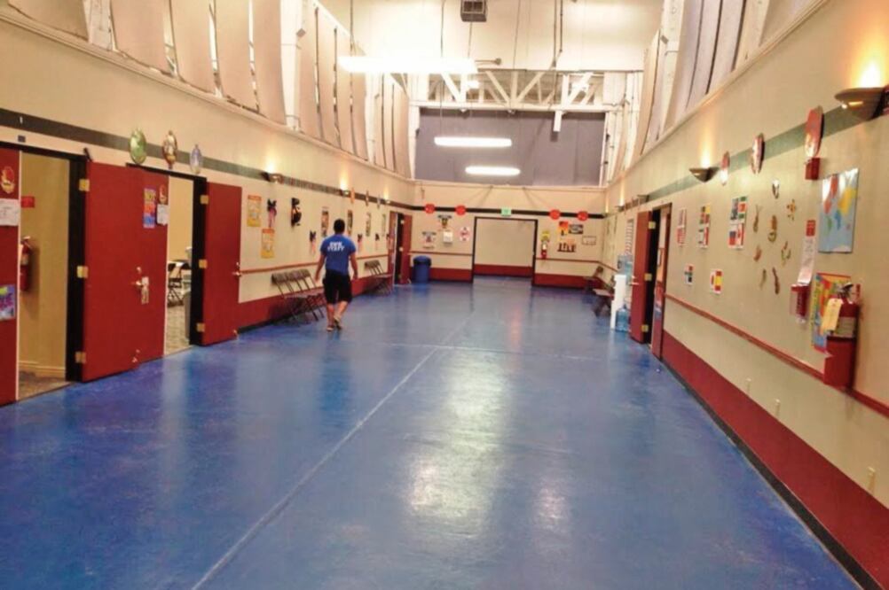 Imagen de las instalaciones que fueron utilizadas en 2014 para albergar a menores indocumentados en la base militar de Port Hueneme, en el condado de Ventura, California (CORTESÍA)