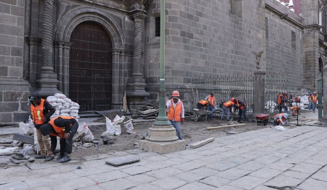 Rehabilitan atrio de la Catedral de Puebla; obras abarcan más de 5 mil metros cuadrados. Foto: Especial