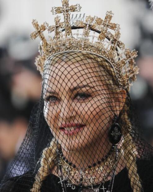 Tocados, el accesorio que triunfó en la noche de la MET Gala 2018