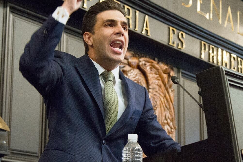 Jesús Sesma (PVEM) dice que para garantizar el desarrollo de los alumnos es indispensable la participación de la familia (ARCHIVO EL UNIVERSAL)