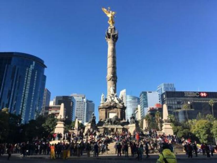 MinutoxMinuto. Concluye verbena cultural en el Zócalo
