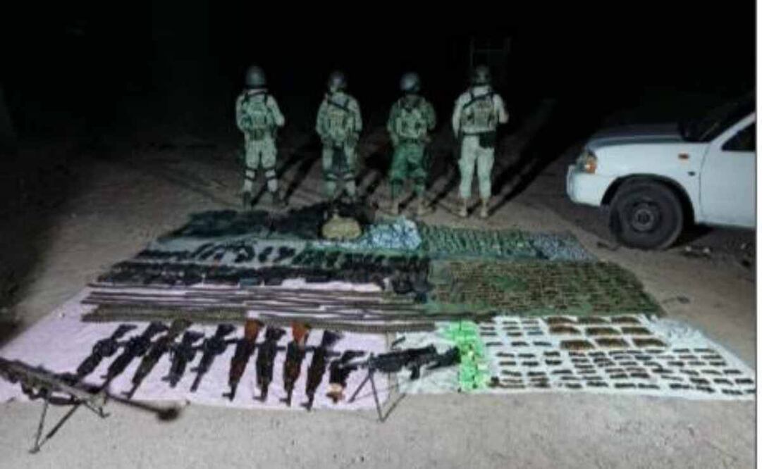 Personal del Ejército asegura armamento y vehículos en Sinaloa. Foto: Especial