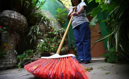 Suman trabajadores domésticos remunerados 2.5 millones en México