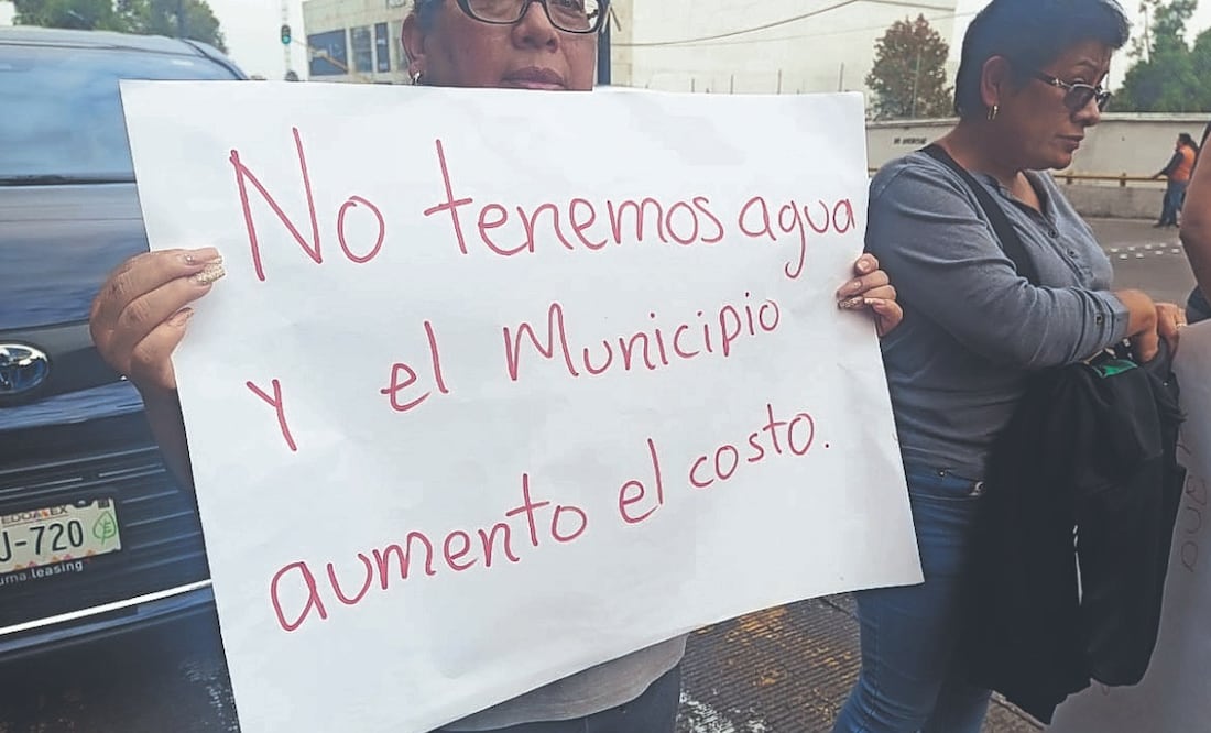 Bloquean vialidad por desabasto en Naucalpan. Foto Especial