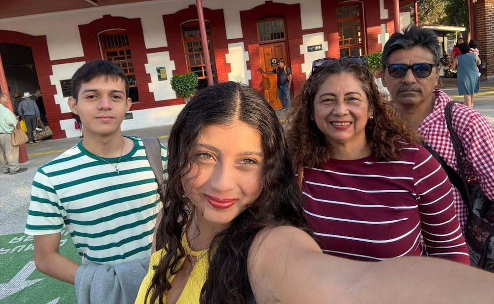 A través de sus redes sociales, Evelyn, de 20 años, relató lo vivido ese domingo 28 de diciembre al lado de su familia.
Foto: Especial.