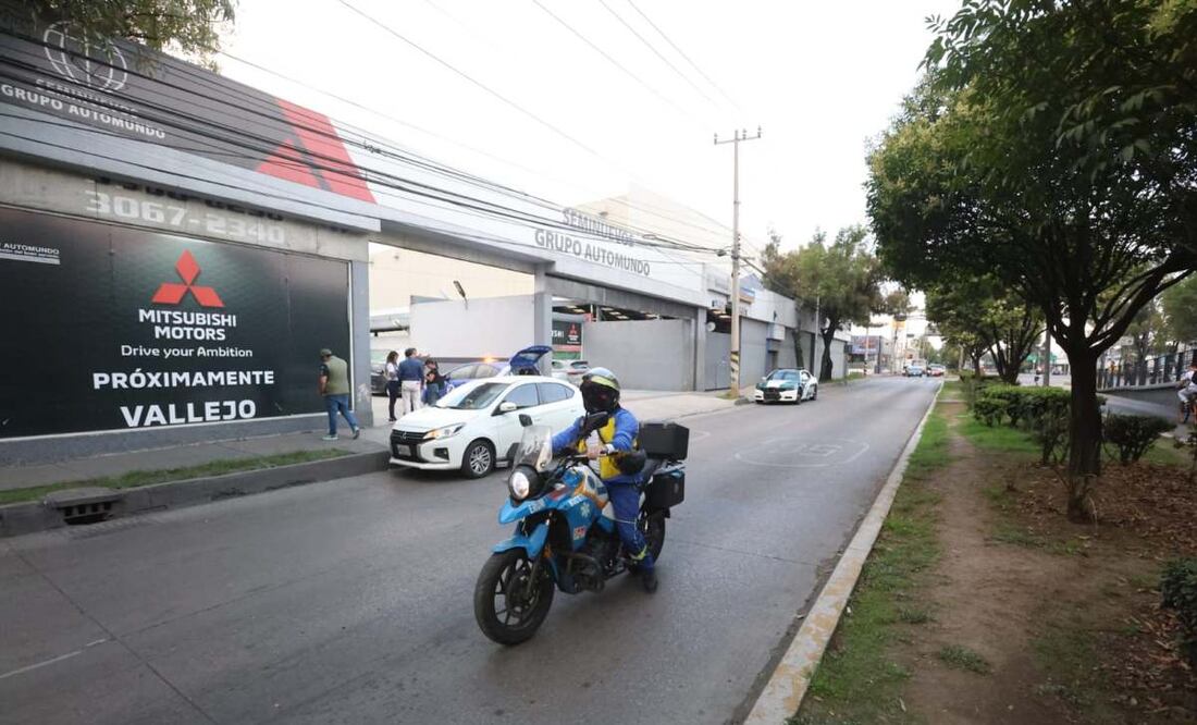 La agencia de automóviles se localiza en la esquina de Calzada Vallejo y Poniente 146, en la alcaldía Gustavo A. Madero (GAM). Foto: Francisco Rodríguez / EL UNIVERSAL