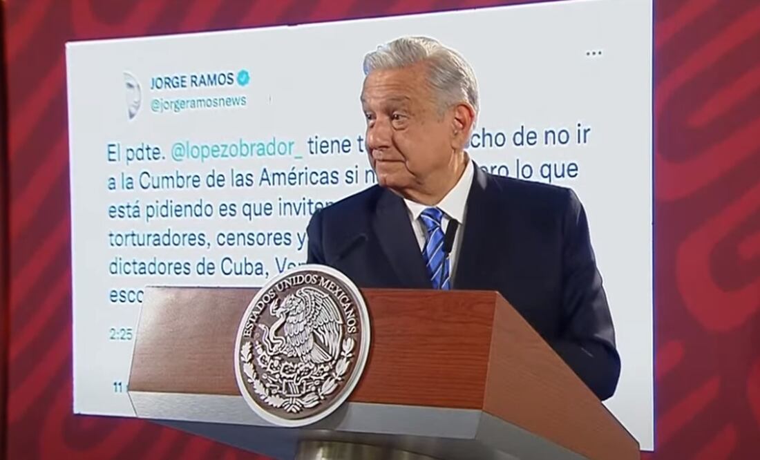 López Obrador exhibió en su mañanera un mensaje que el periodista escribió en redes sociales. Foto: Captura de pantalla
