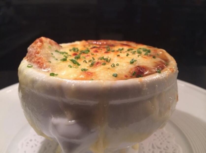 Los chefs Eduardo Morali y Darren Walsh comparten las mejores recetas de sus mamás