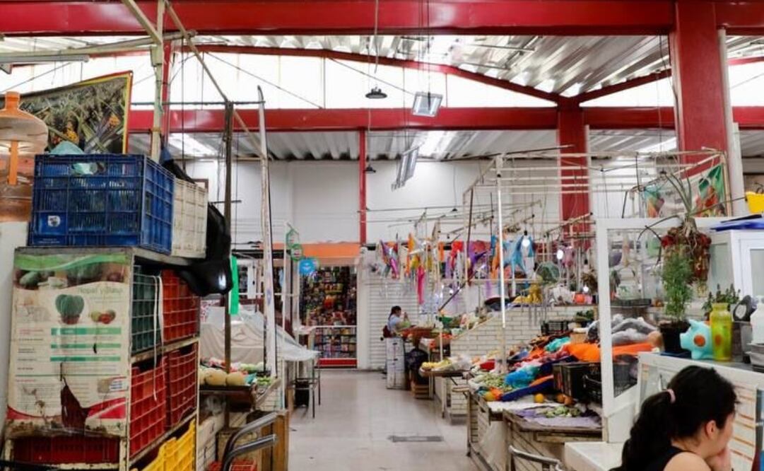 En Santa María Nonoalco se cambió la techumbre dañada del mercado. Foto: Especial